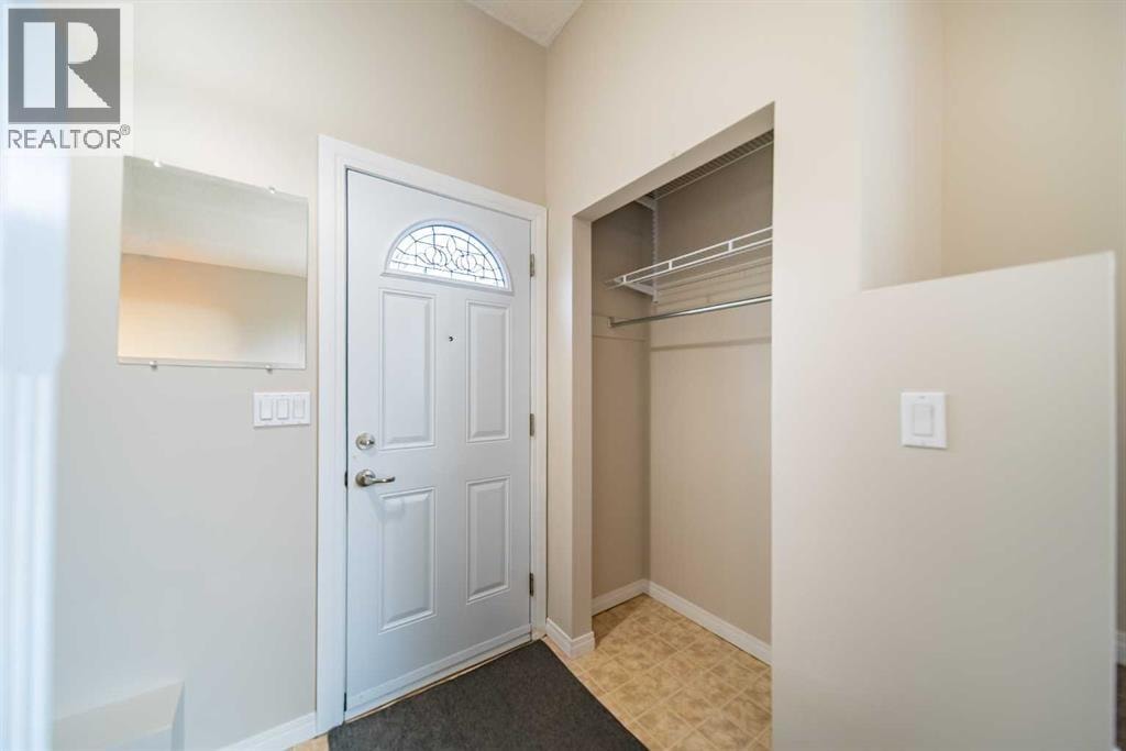 5119 30 Avenue SW — photo 13