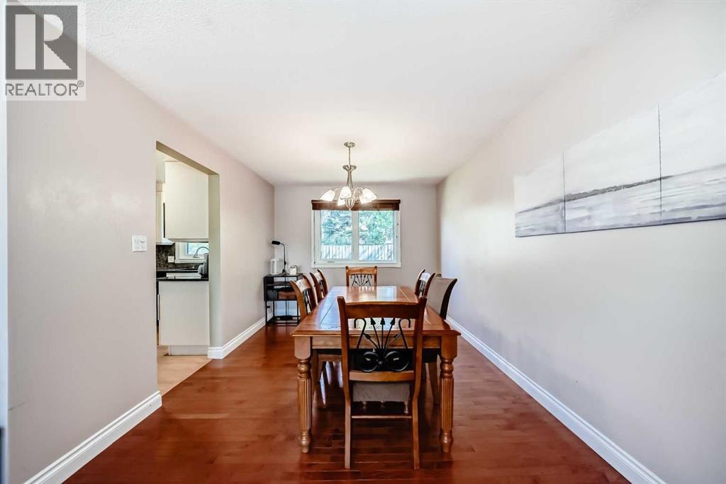 1220 73 Avenue SW — photo 10