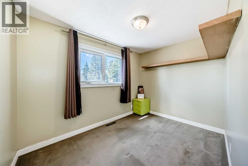 1220 73 Avenue SW — photo 26