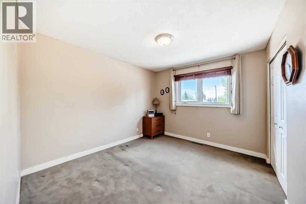 1220 73 Avenue SW — photo 25