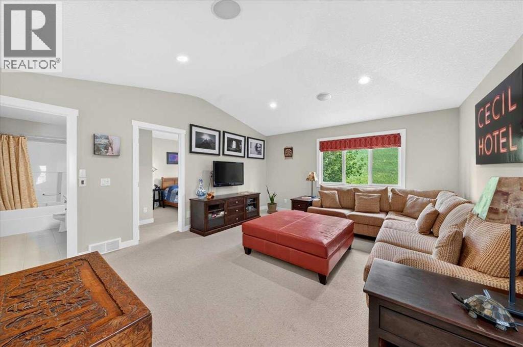 60 Sherwood Crescent NW — photo 19