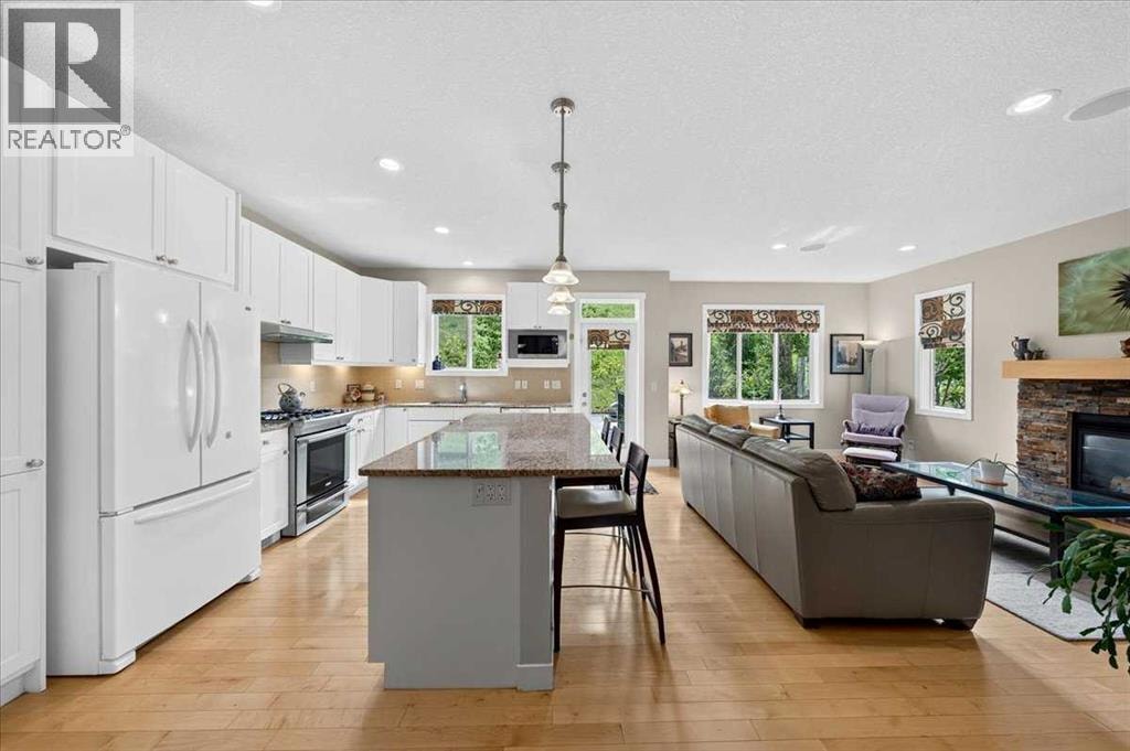 60 Sherwood Crescent NW — photo 8