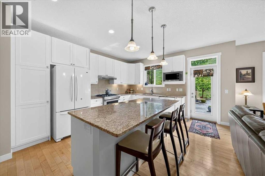 60 Sherwood Crescent NW — photo 9