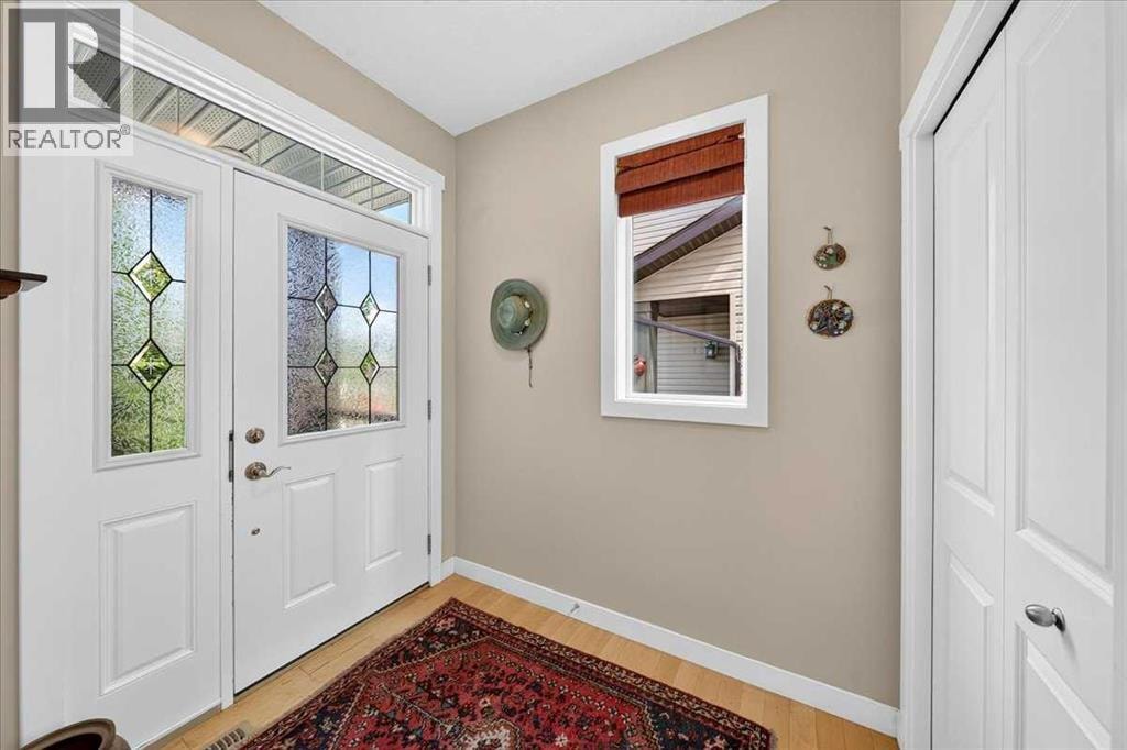 60 Sherwood Crescent NW — photo 4