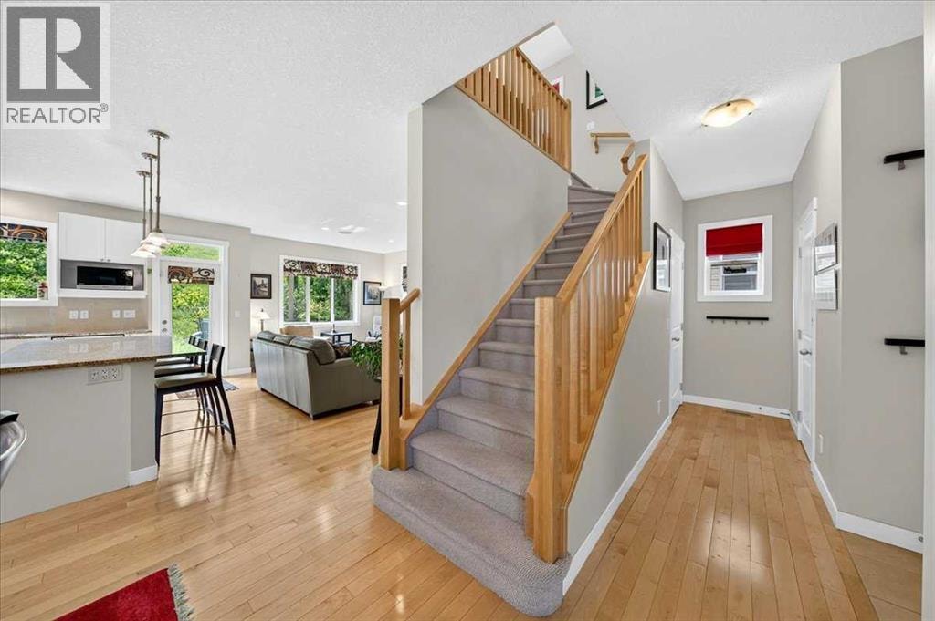 60 Sherwood Crescent NW — photo 6