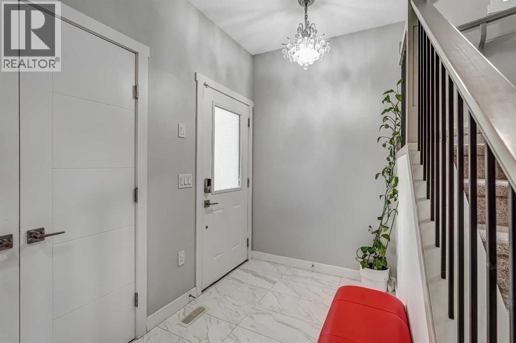 349 Corner Meadows Way NE — photo 4