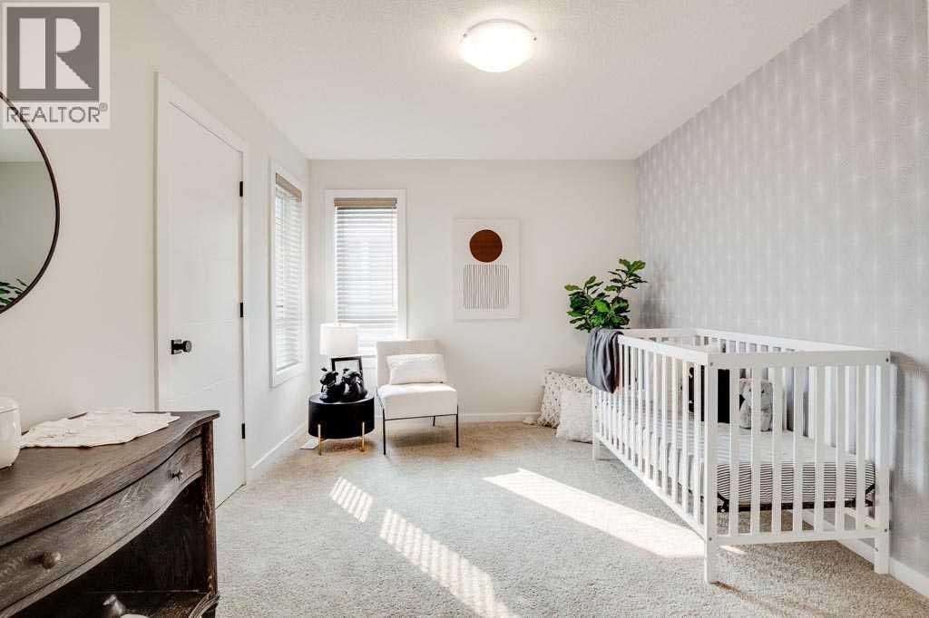 102 Rochester Crescent NW — photo 14