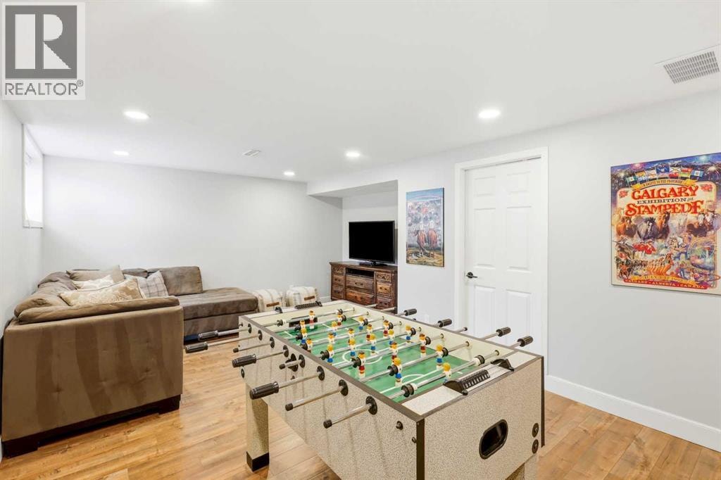 2516 63 Avenue SW — photo 31