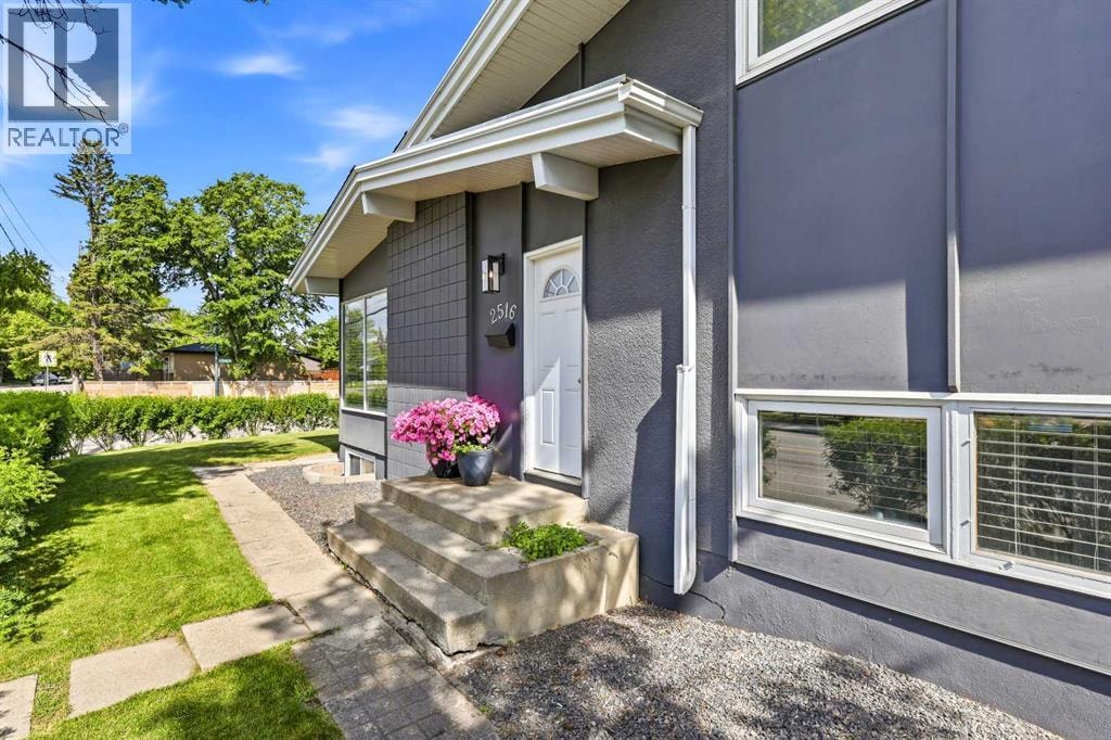 2516 63 Avenue SW — photo 40