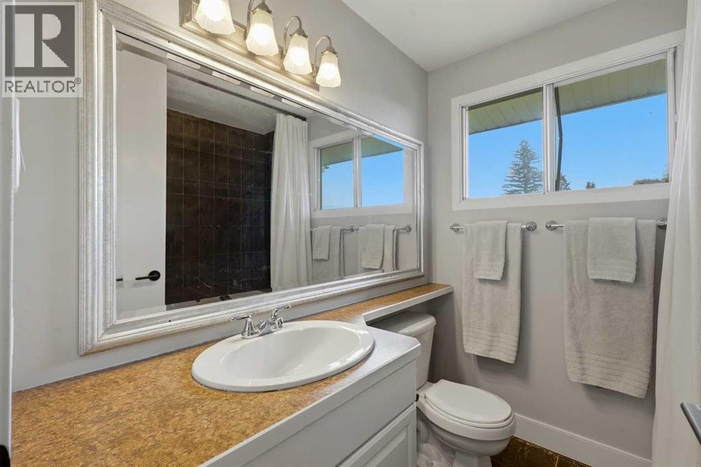 2516 63 Avenue SW — photo 21