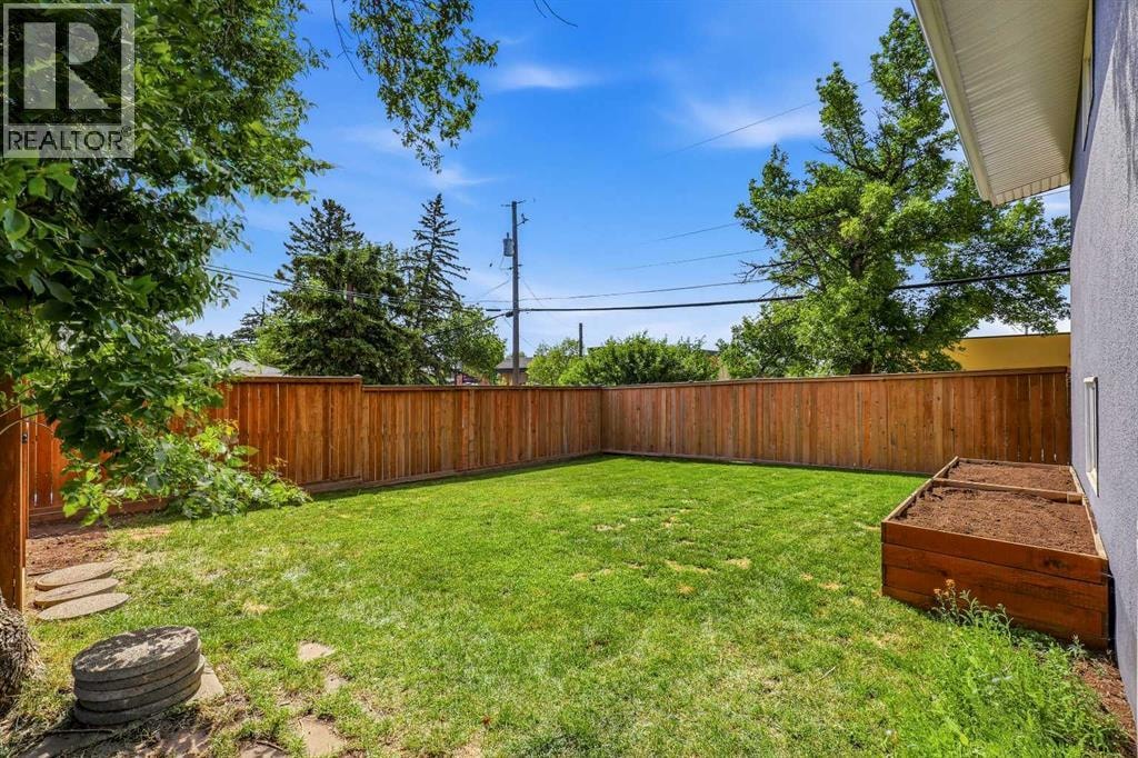 2516 63 Avenue SW — photo 36