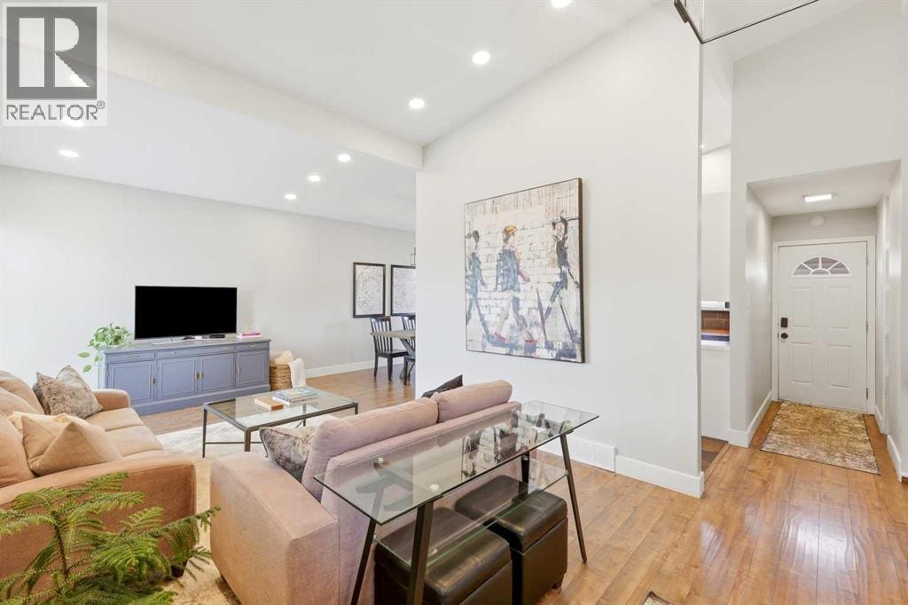 2516 63 Avenue SW — photo 4