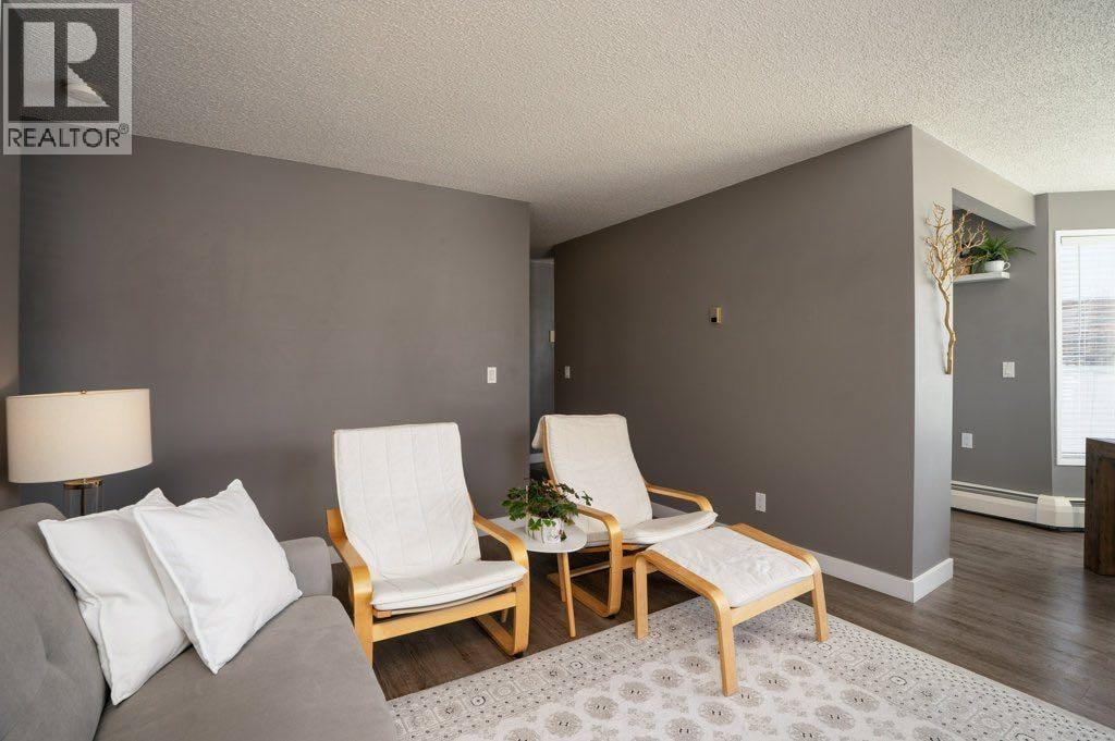 201, 630 57 Avenue SW — photo 9
