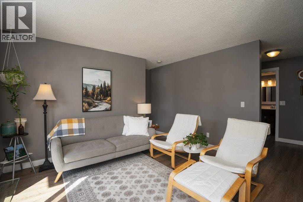 201, 630 57 Avenue SW — photo 8