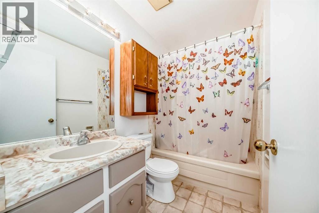 131 Ranchlands Court NW — photo 38