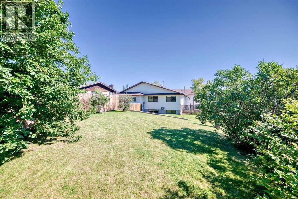 131 Ranchlands Court NW — photo 41