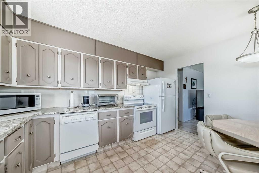 131 Ranchlands Court NW — photo 23