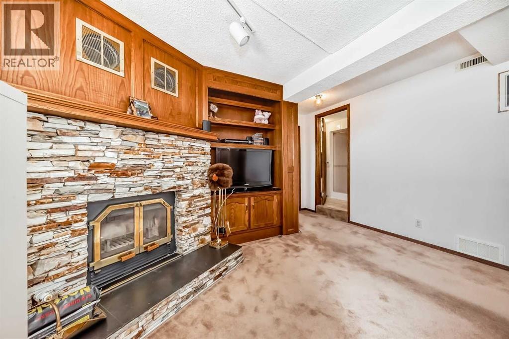 131 Ranchlands Court NW — photo 28