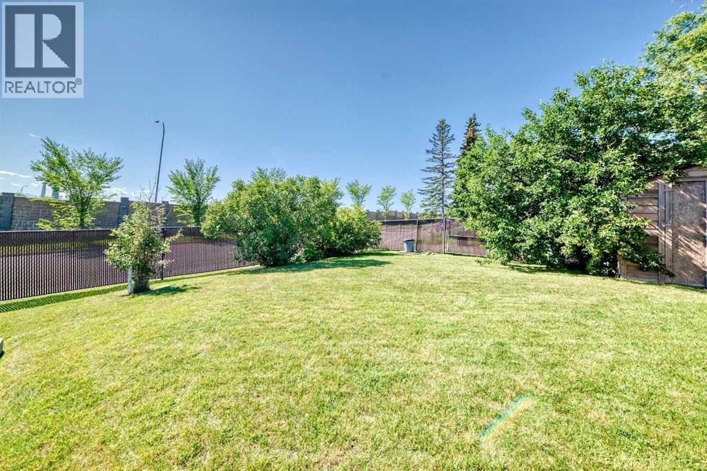 131 Ranchlands Court NW — photo 43