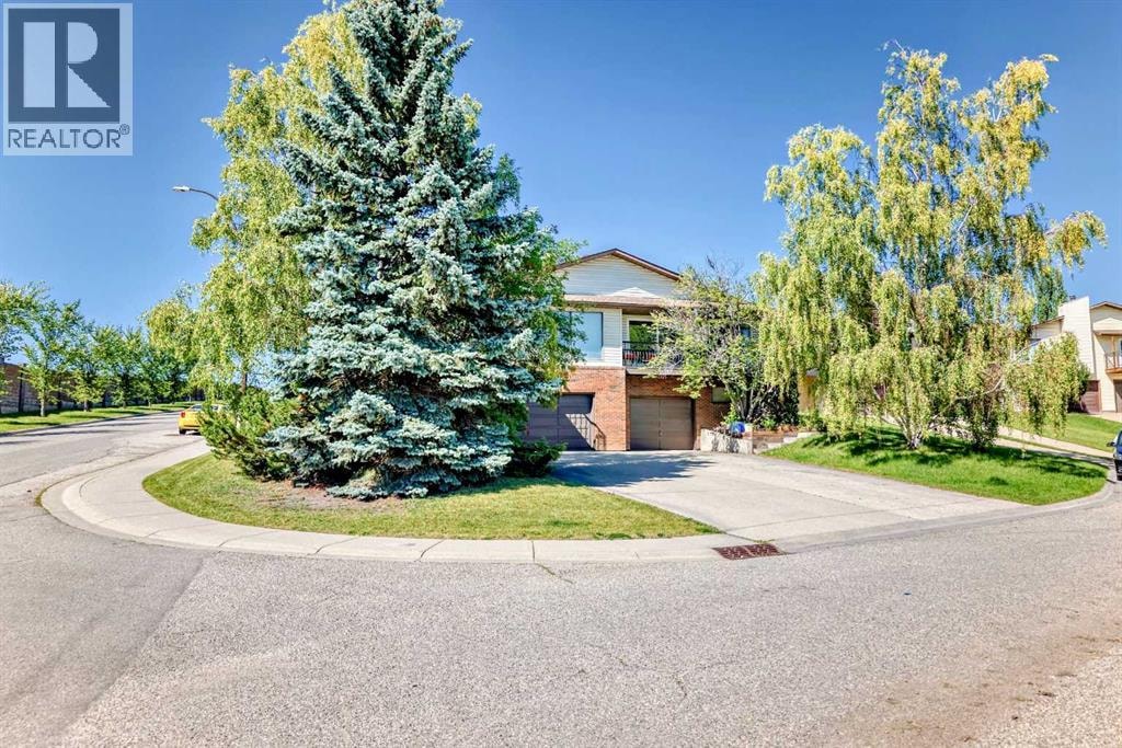 131 Ranchlands Court NW — photo 3