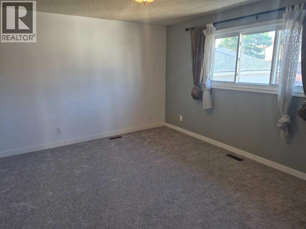 27 Beddington Road NE — photo 32