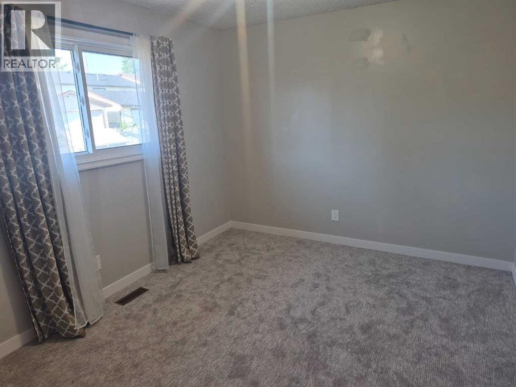 27 Beddington Road NE — photo 30