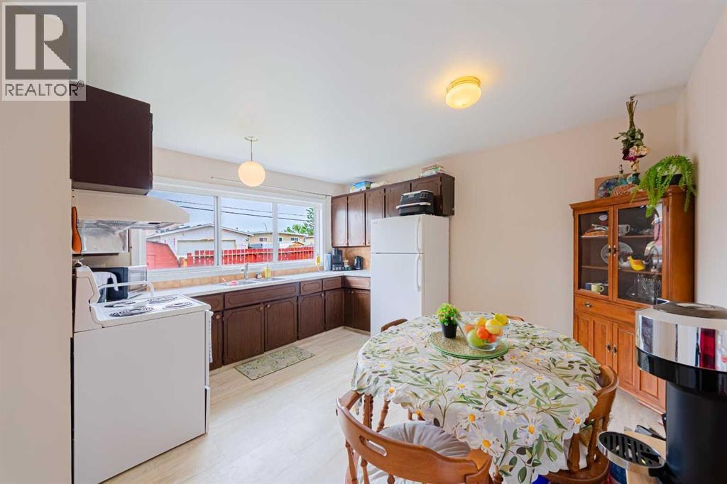 5412 14 Avenue SE — photo 11