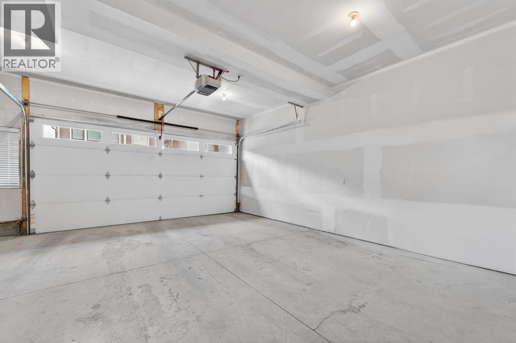 3088 85 Street SW — photo 32