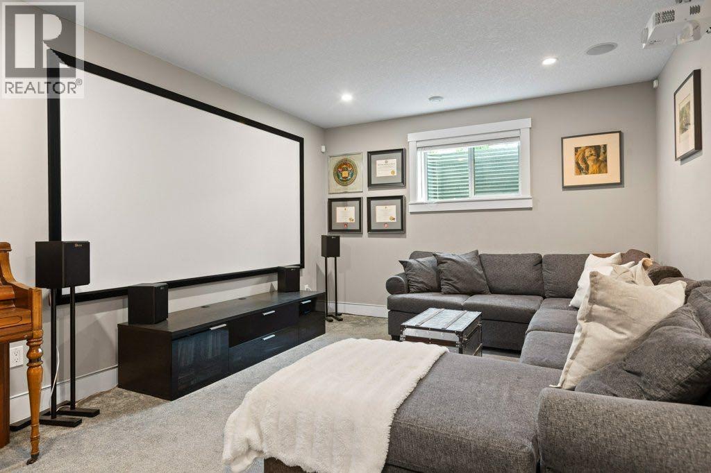 2113 21 Avenue SW — photo 31