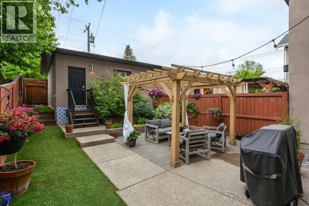 2113 21 Avenue SW — photo 35