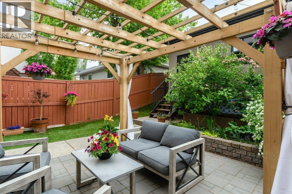 2113 21 Avenue SW — photo 36