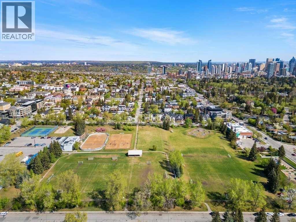 2113 21 Avenue SW — photo 41