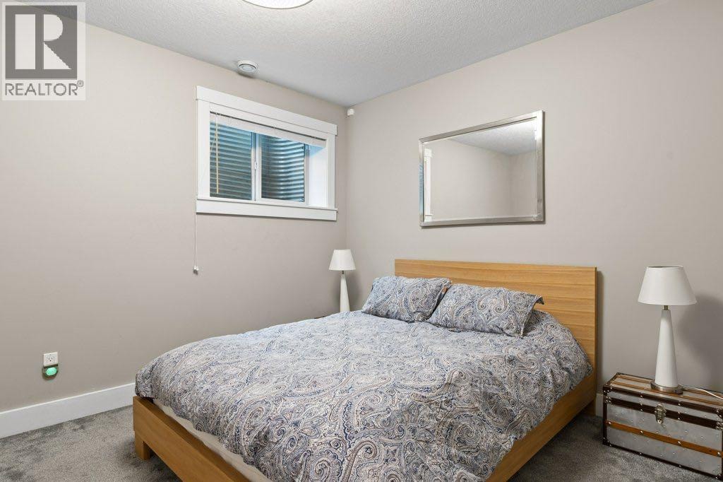 2113 21 Avenue SW — photo 32
