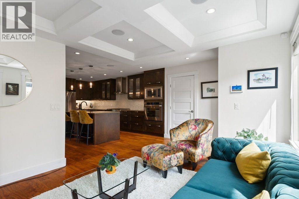 2113 21 Avenue SW — photo 9
