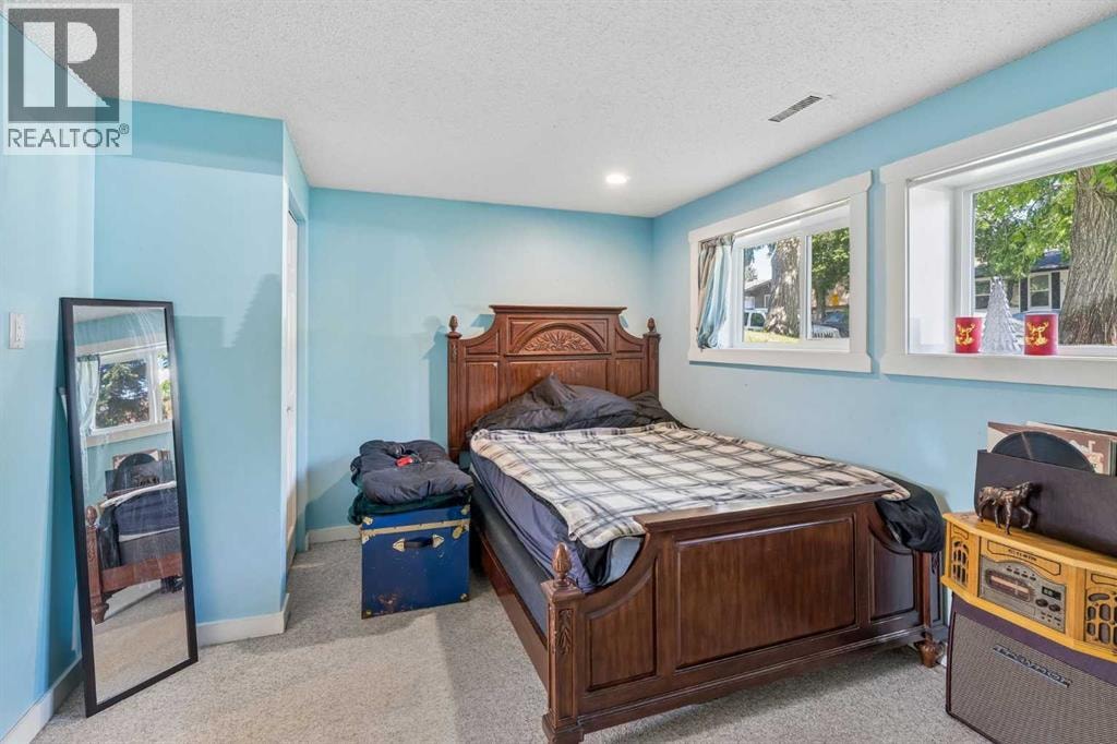 2411 51 Street NE — photo 25