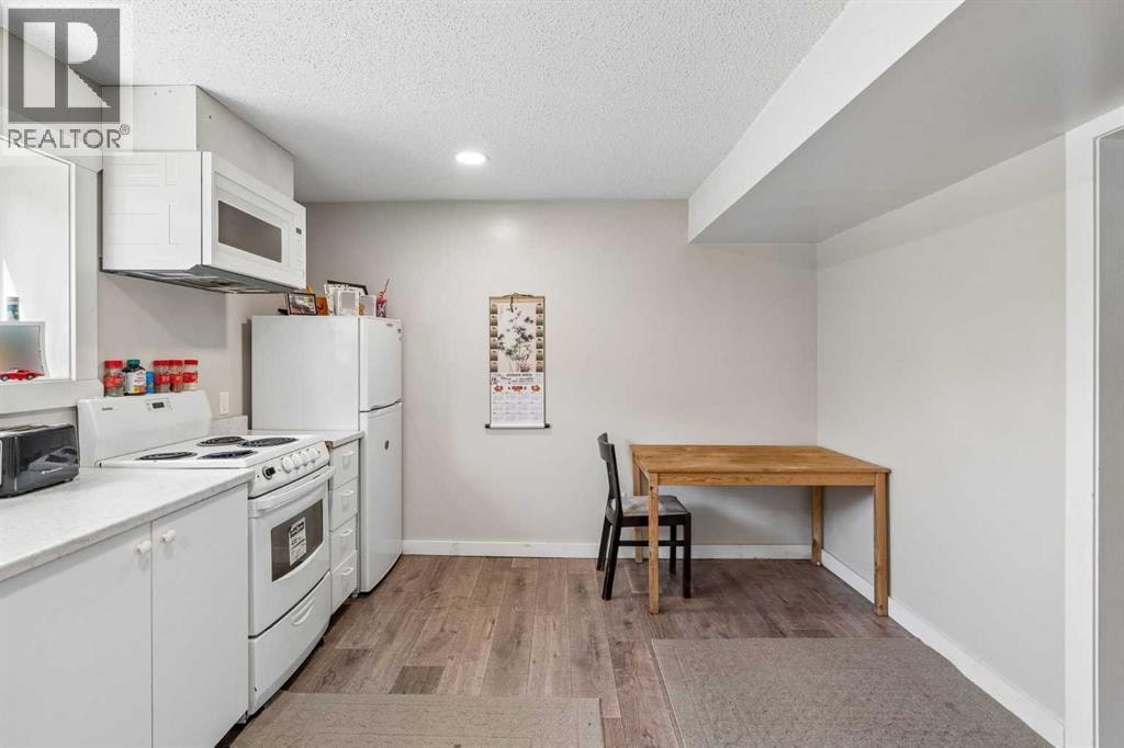 2411 51 Street NE — photo 23