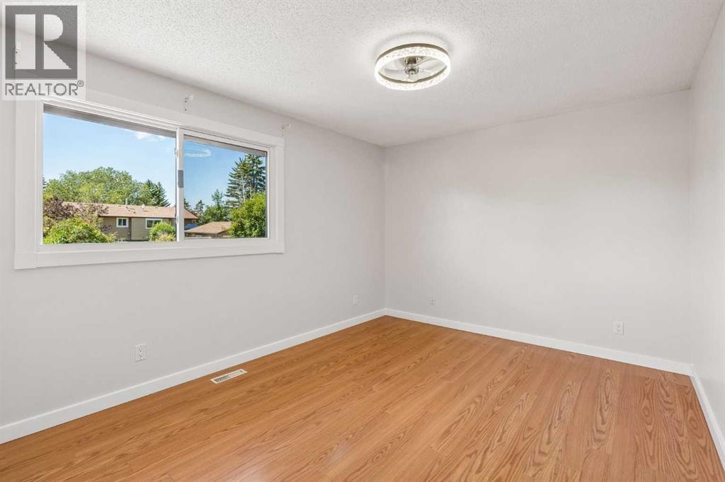 2411 51 Street NE — photo 12