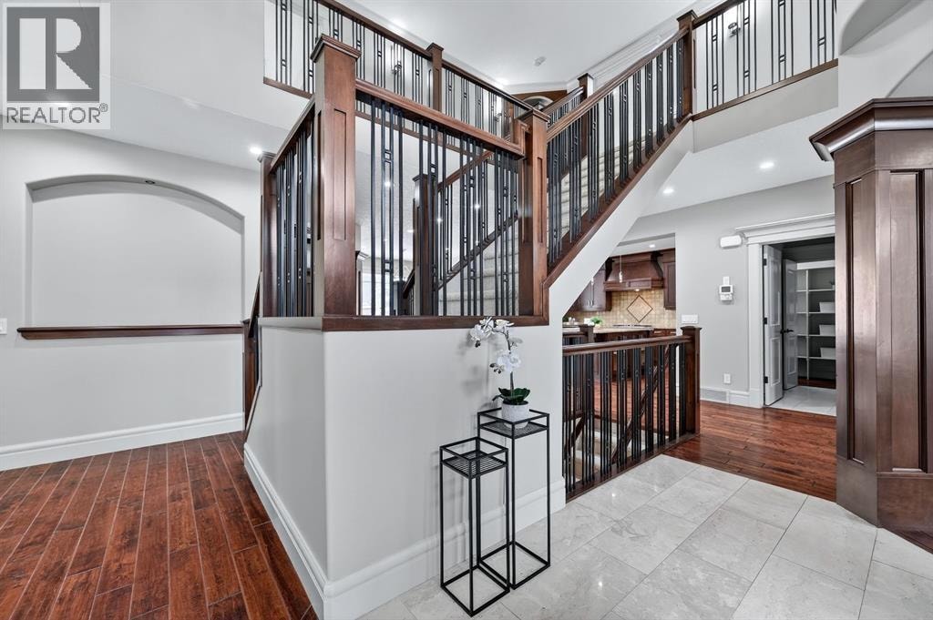 52 Wentworth Crescent SW — photo 4