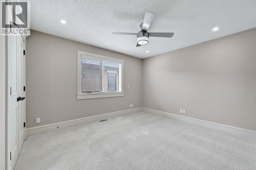 52 Wentworth Crescent SW — photo 37