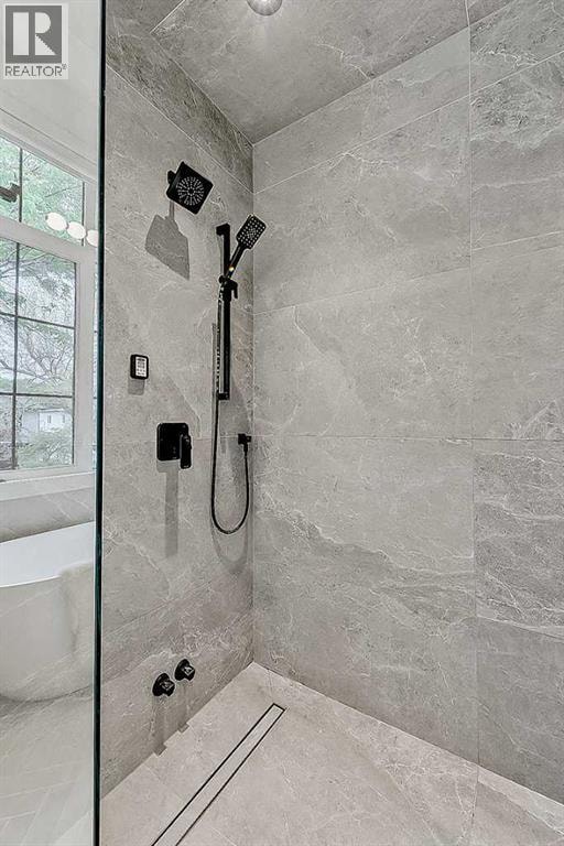 623 18 Avenue NW — photo 31