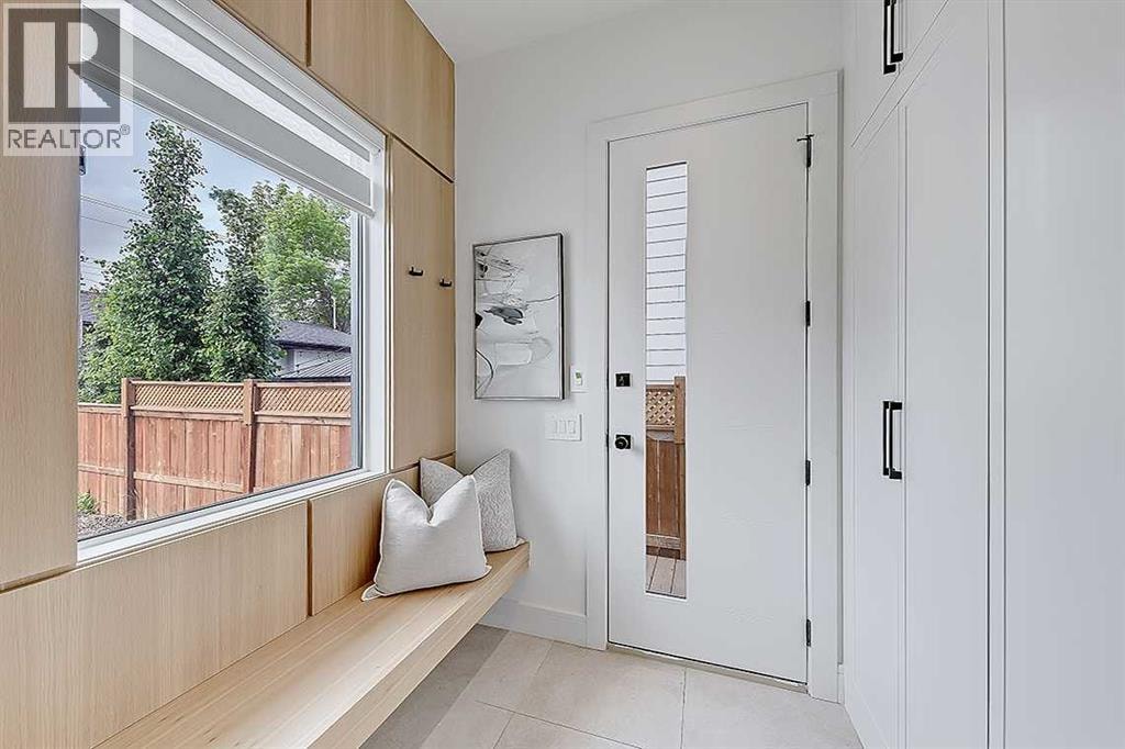 623 18 Avenue NW — photo 21