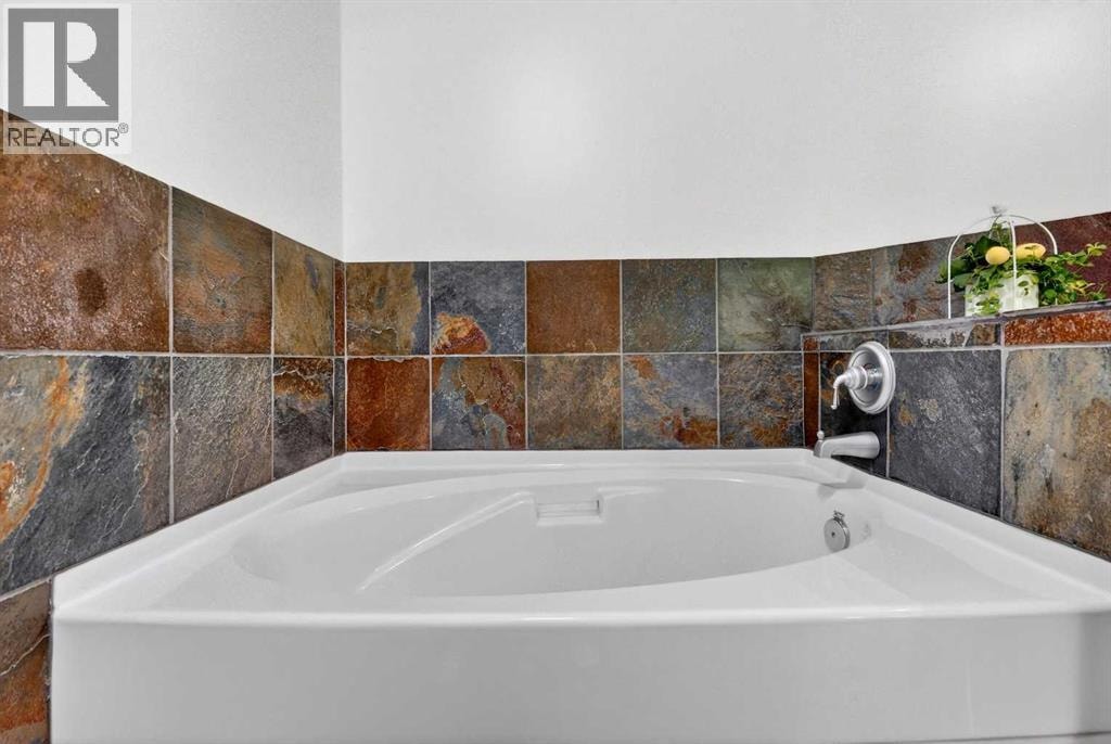 1104, 24 Hemlock Crescent SW — photo 33