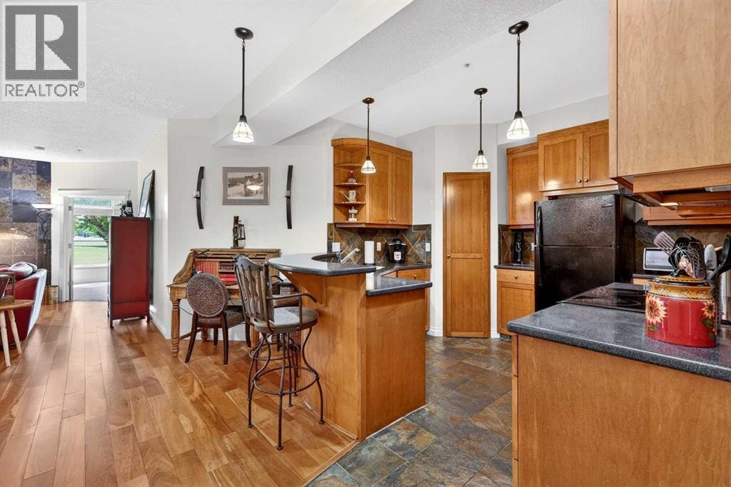 1104, 24 Hemlock Crescent SW — photo 4