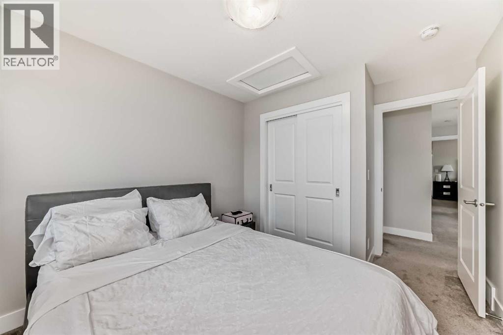 8 Yorkville Link SW — photo 16