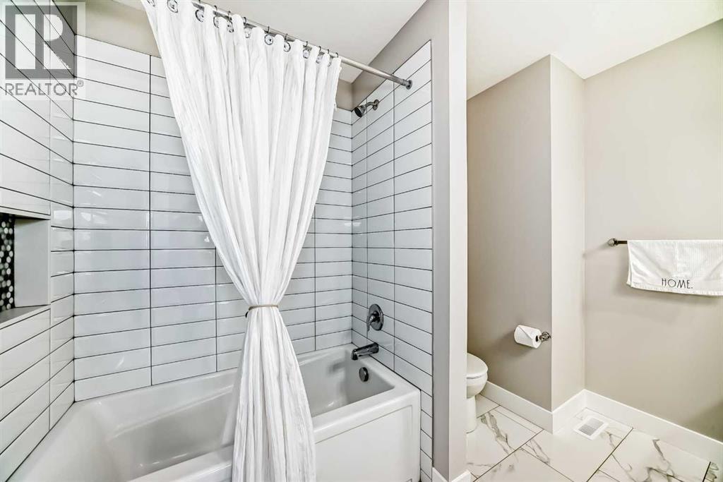 8 Yorkville Link SW — photo 18