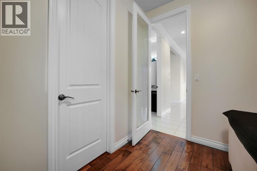 40 Baywater Court SW — photo 20