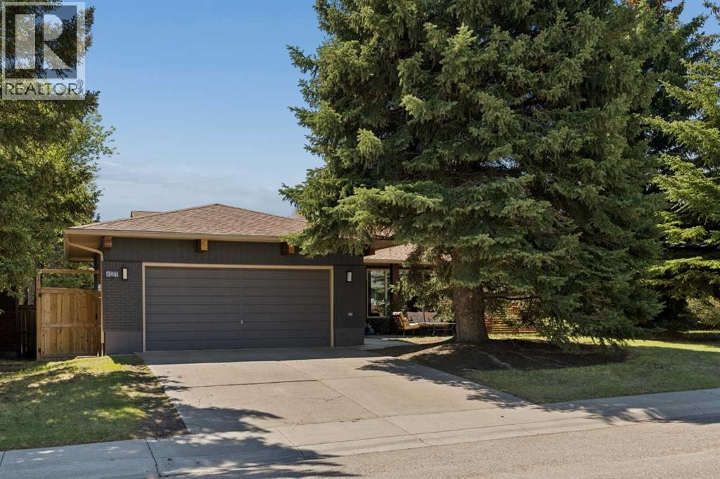 127 Parkglen Crescent SE — photo 2