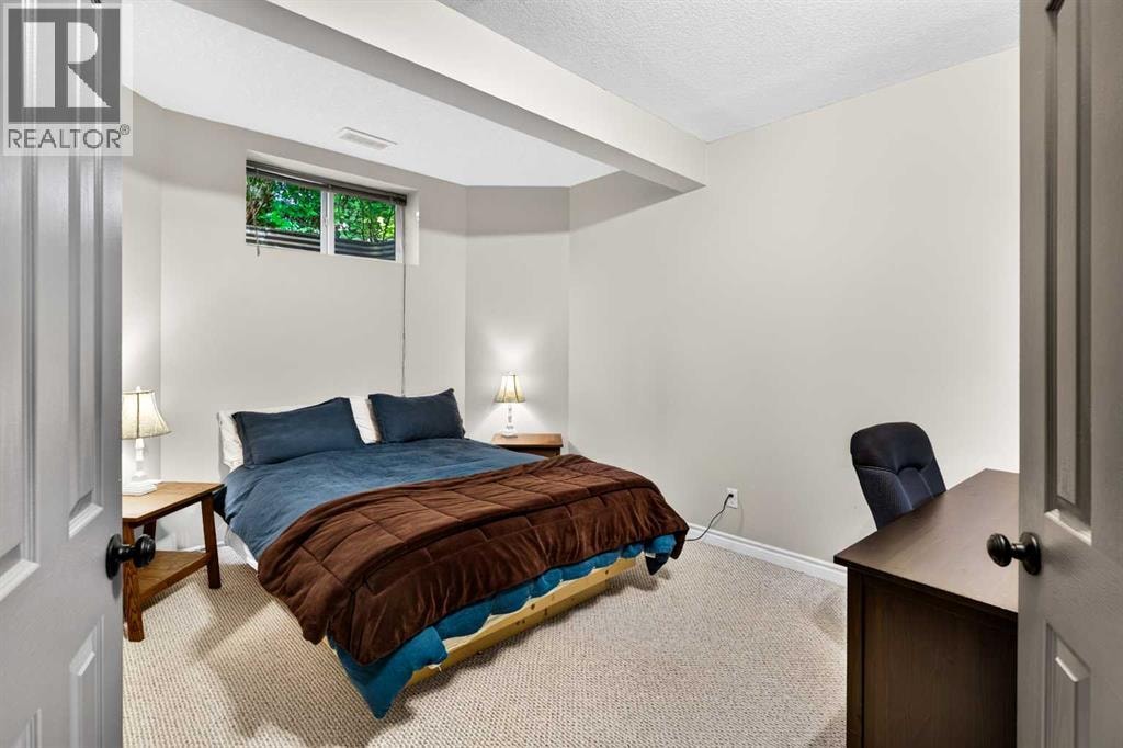 165 Strathlea Place SW — photo 37