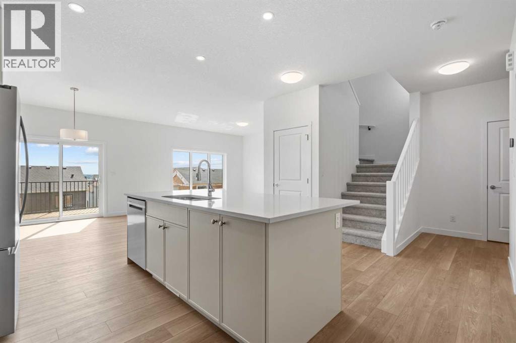 34 Wild Rose Bay SW — photo 4