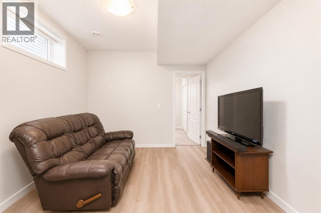 571 Seton Circle SE — photo 36